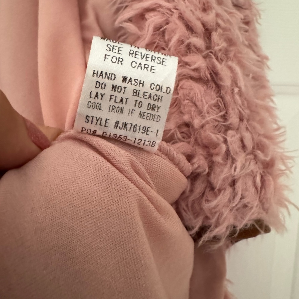 Wishlist Blush Fuzzy Vest - Picture 5 of 6